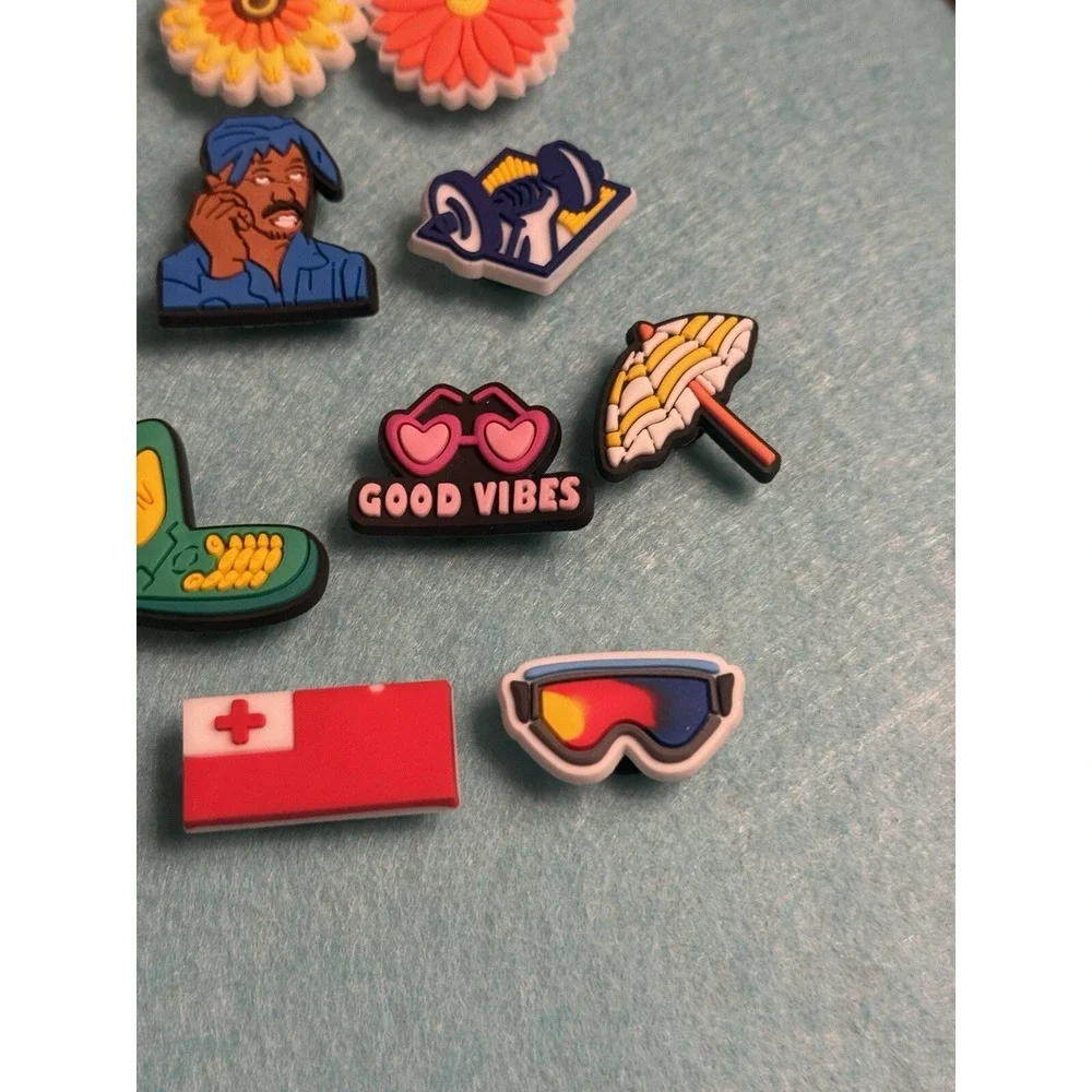 17 Pieces Shoe Charms for Croc‎ Clog Sandals Bracelets Decoration, Cartoon